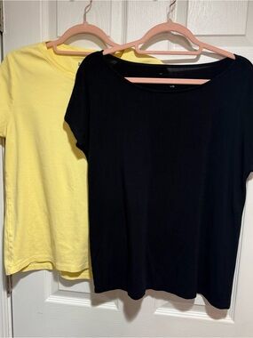 Set of 2 T Shirts DKNY Pale Yellow and Black Tahari Short Sleeve Crewneck Tee